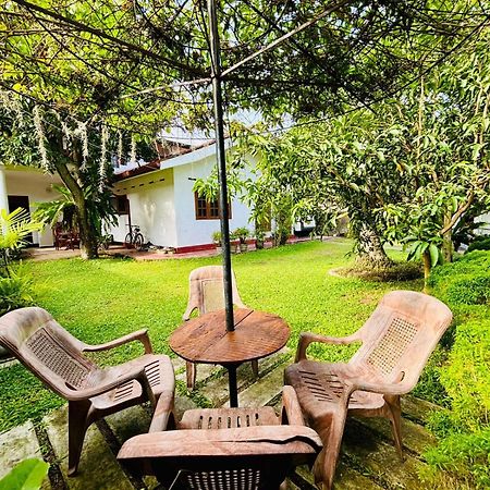 Sanithu Homestay And Villa Galle Buitenkant foto
