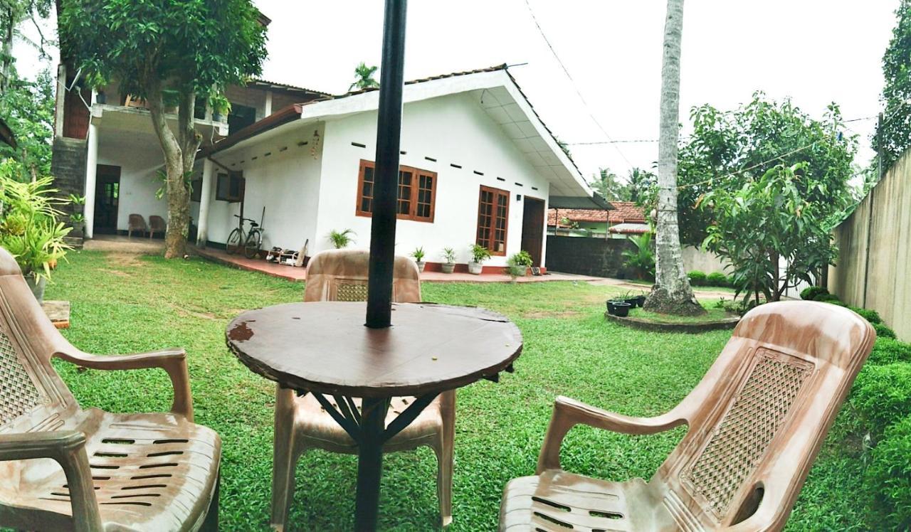 Sanithu Homestay And Villa Galle Buitenkant foto